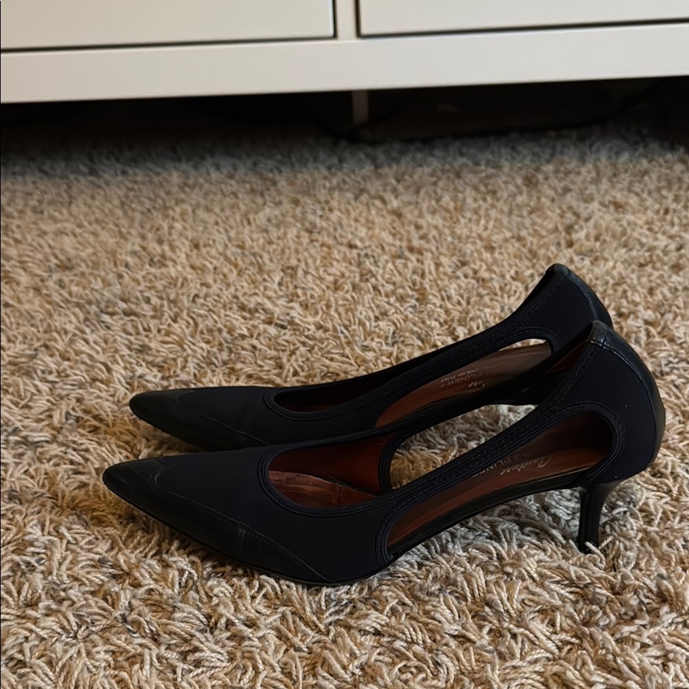 Donald J. Pliner Edomite Black Leather Pumps Heels